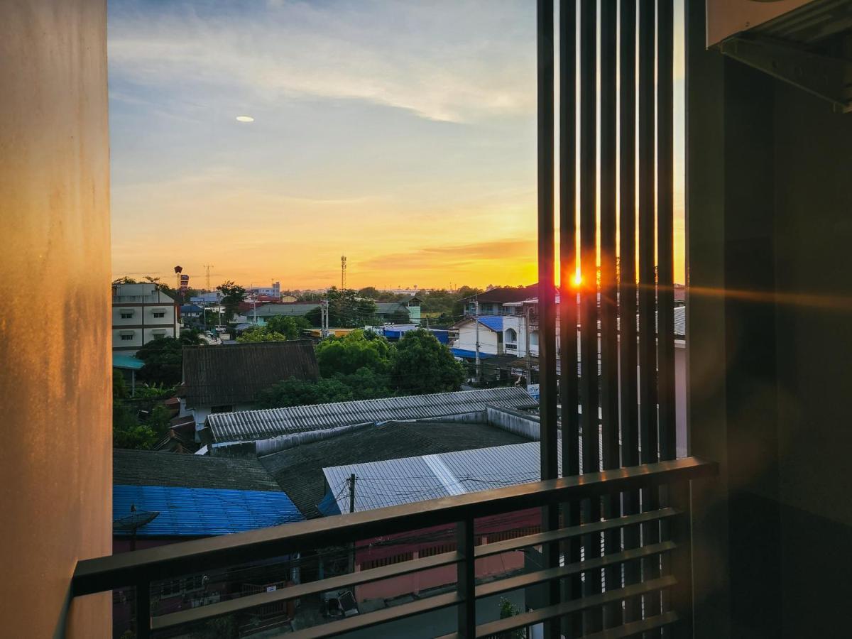 N24 Chonburi Hotel Bagian luar foto